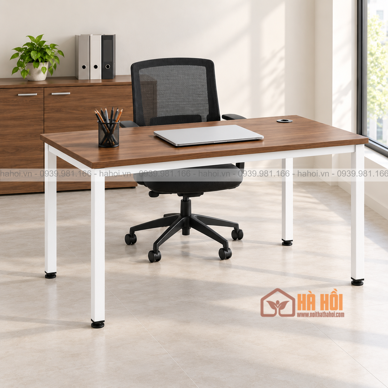 Bàn nhân viên chân sắt 1m2 BVP03