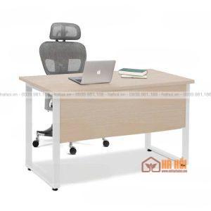 Bàn làm việc chân sắt có yếm BLV10