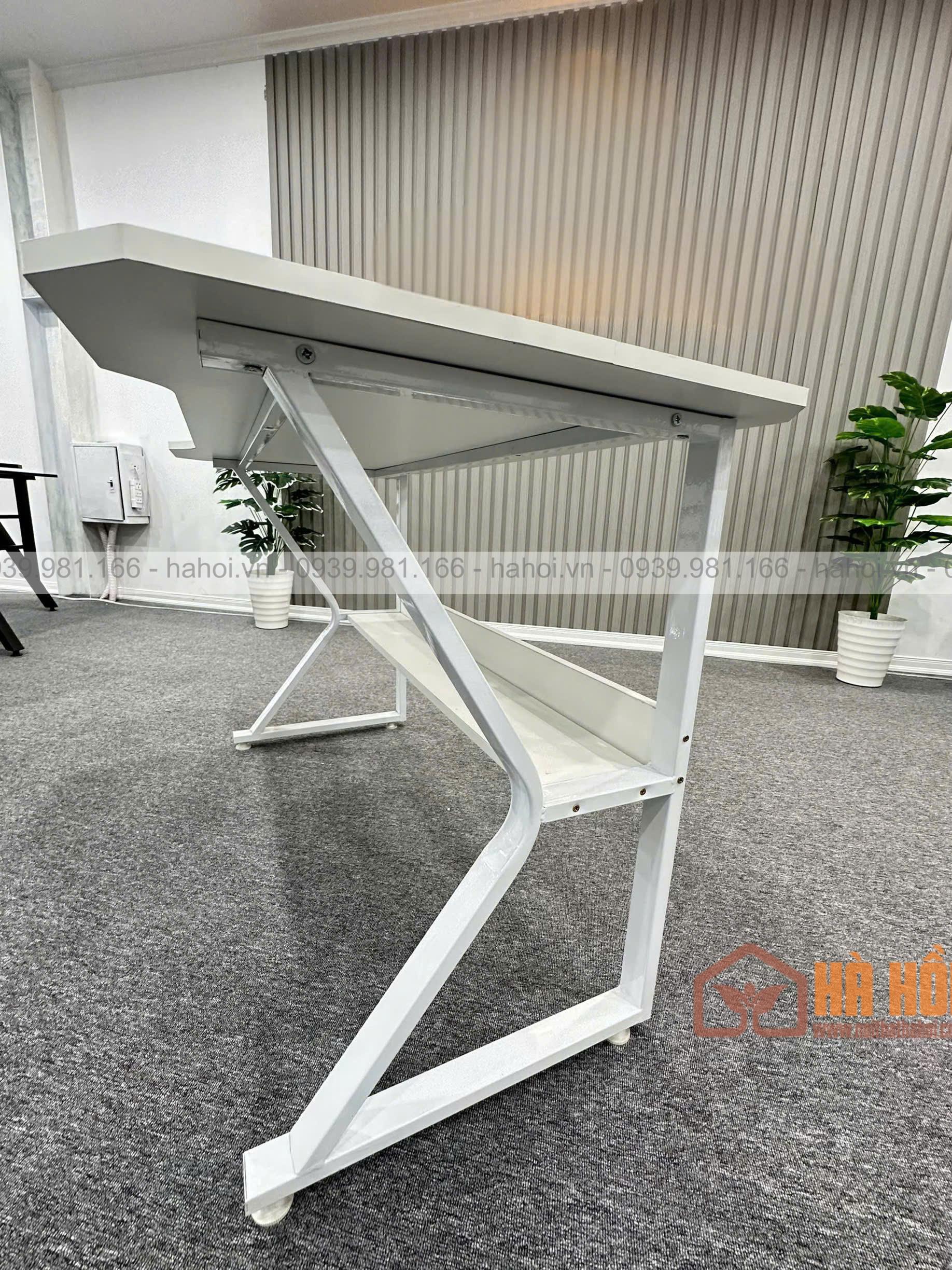 Bàn gaming chữ K có giá sách - Ảnh 4