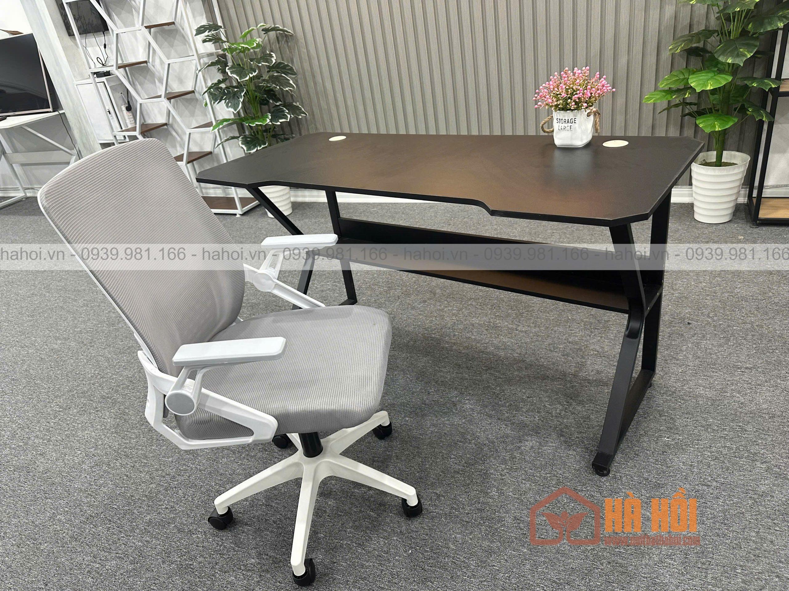 Bàn gaming chữ K có giá sách