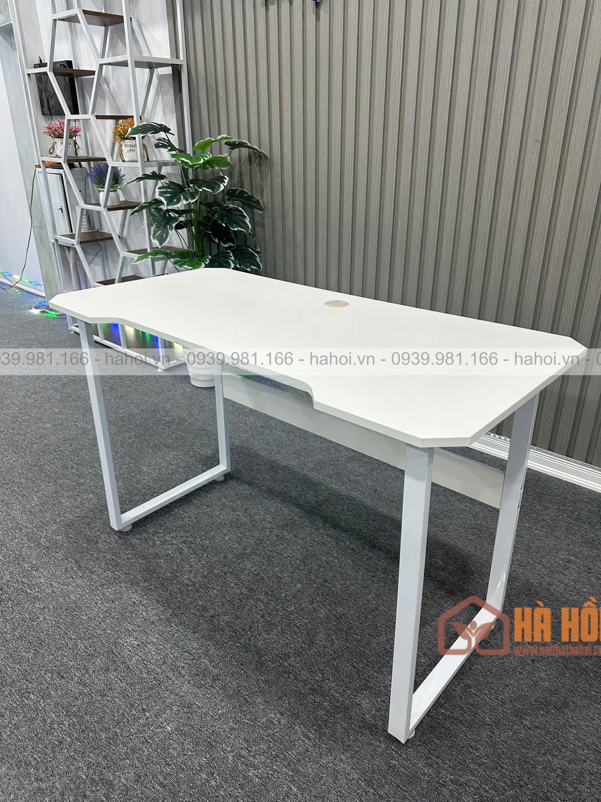 Bàn gaming chữ U