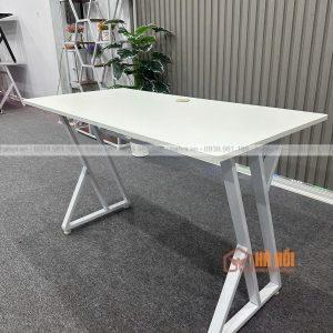 Bàn gaming chữ X hiện đại