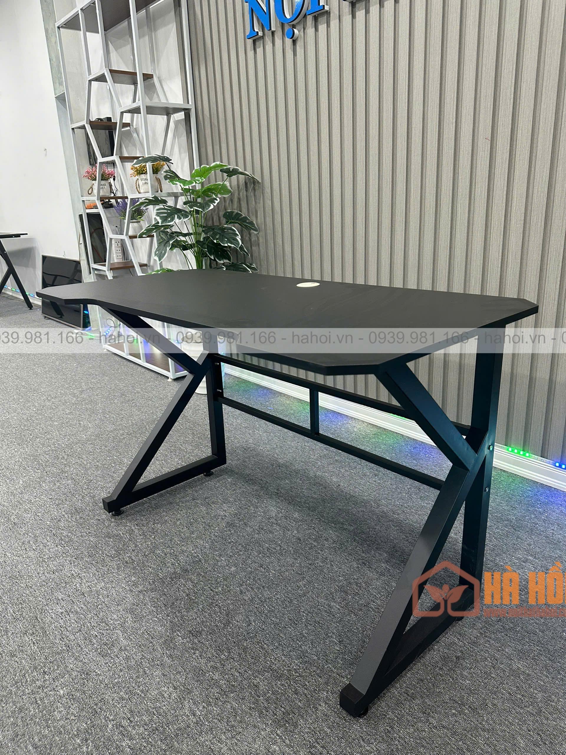 Bàn gaming chữ K thường